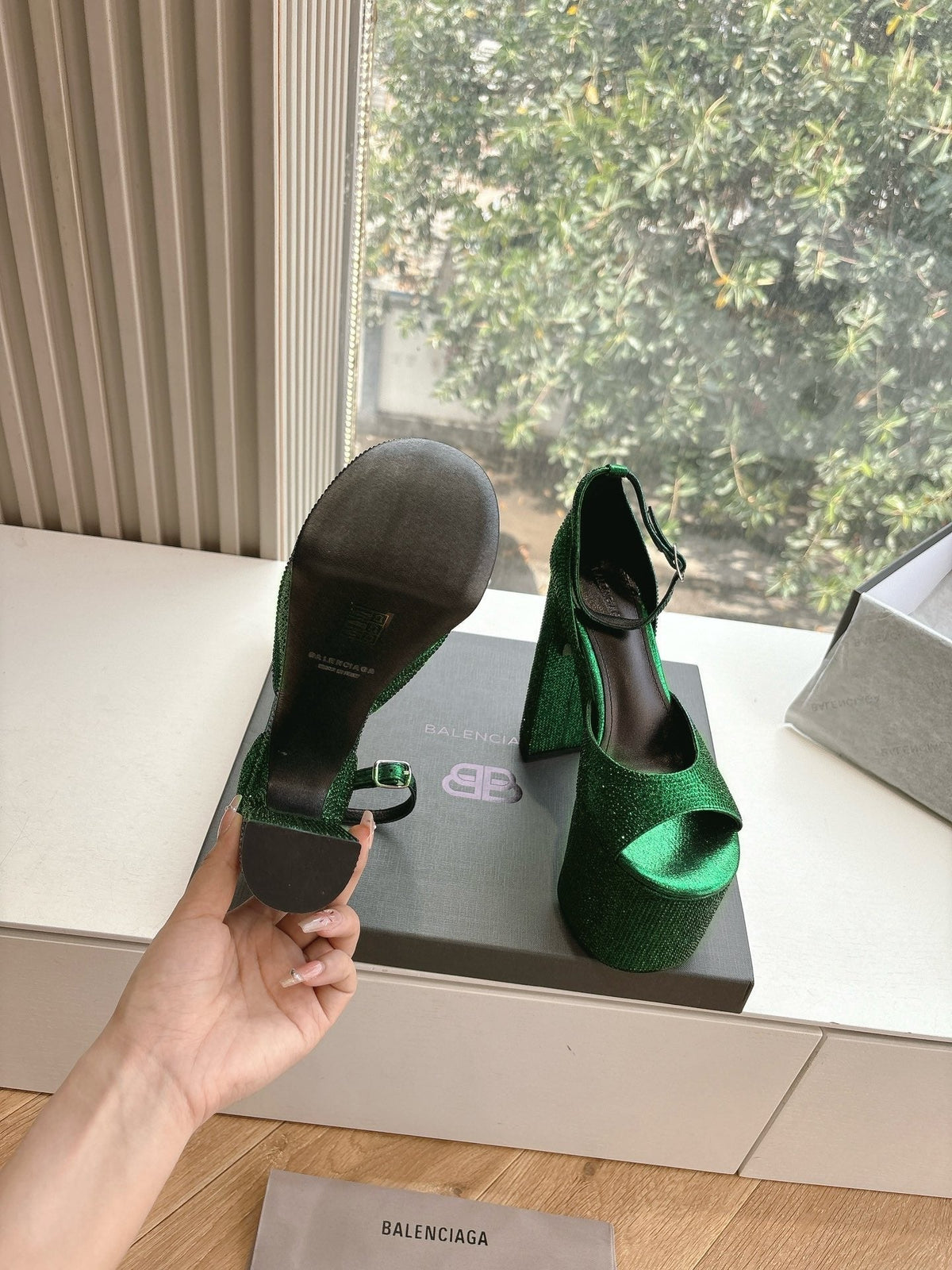 PLATFORM ANKLE STRAP HEELS IN GREEN METALLIC ATTACHED RHINESTONES CALFSKIN