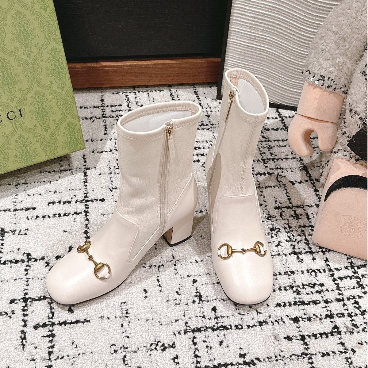 HORSEBIT ANKLE BOOTS 6.5CM IN WHITE SHEEPSKIN