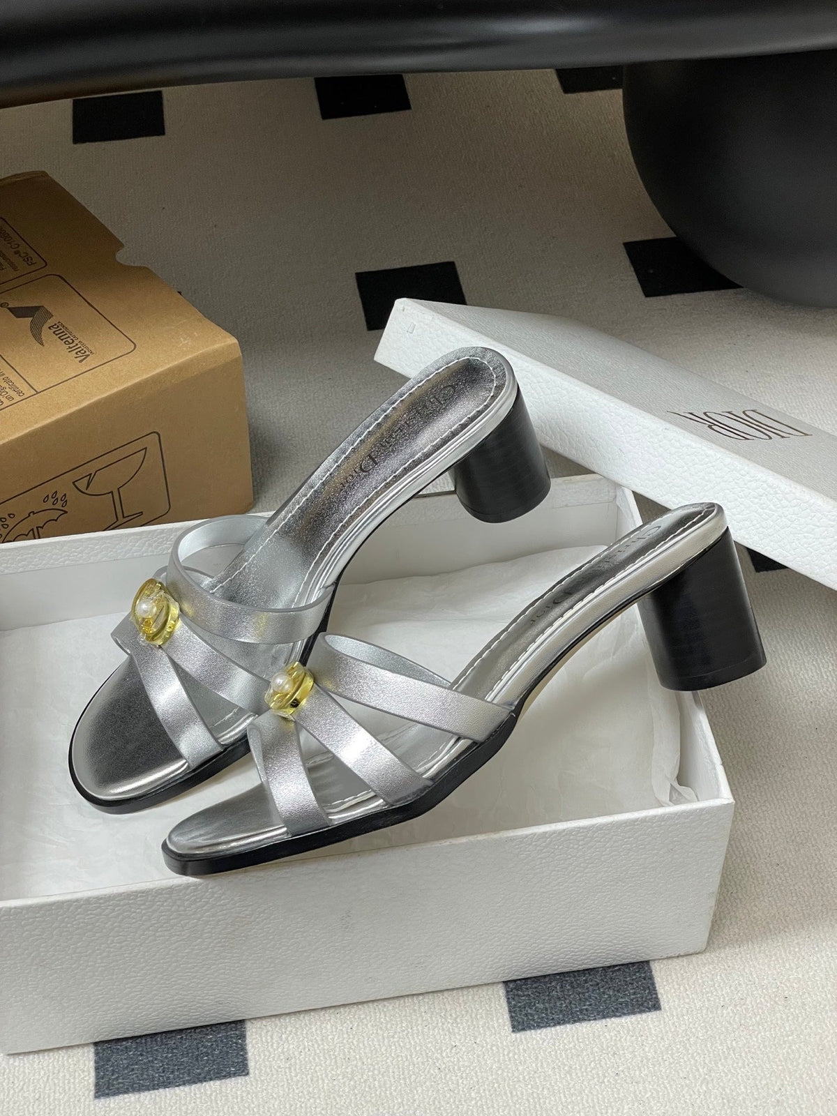CD 26 Chunky Heel Sandals 50 Metallic Silver Leather 593520