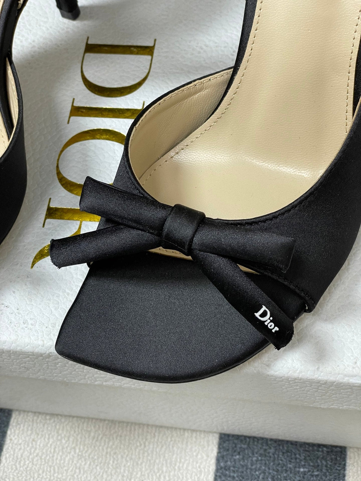 CD 26 Slingback 85 Black Leather Silk 593606