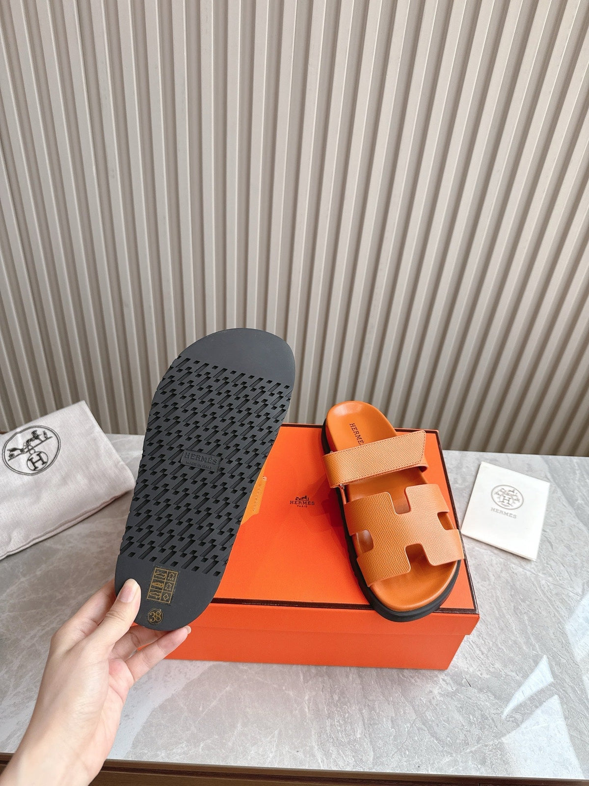 HM 26ss Slippers Orange Genuine Leather 618573