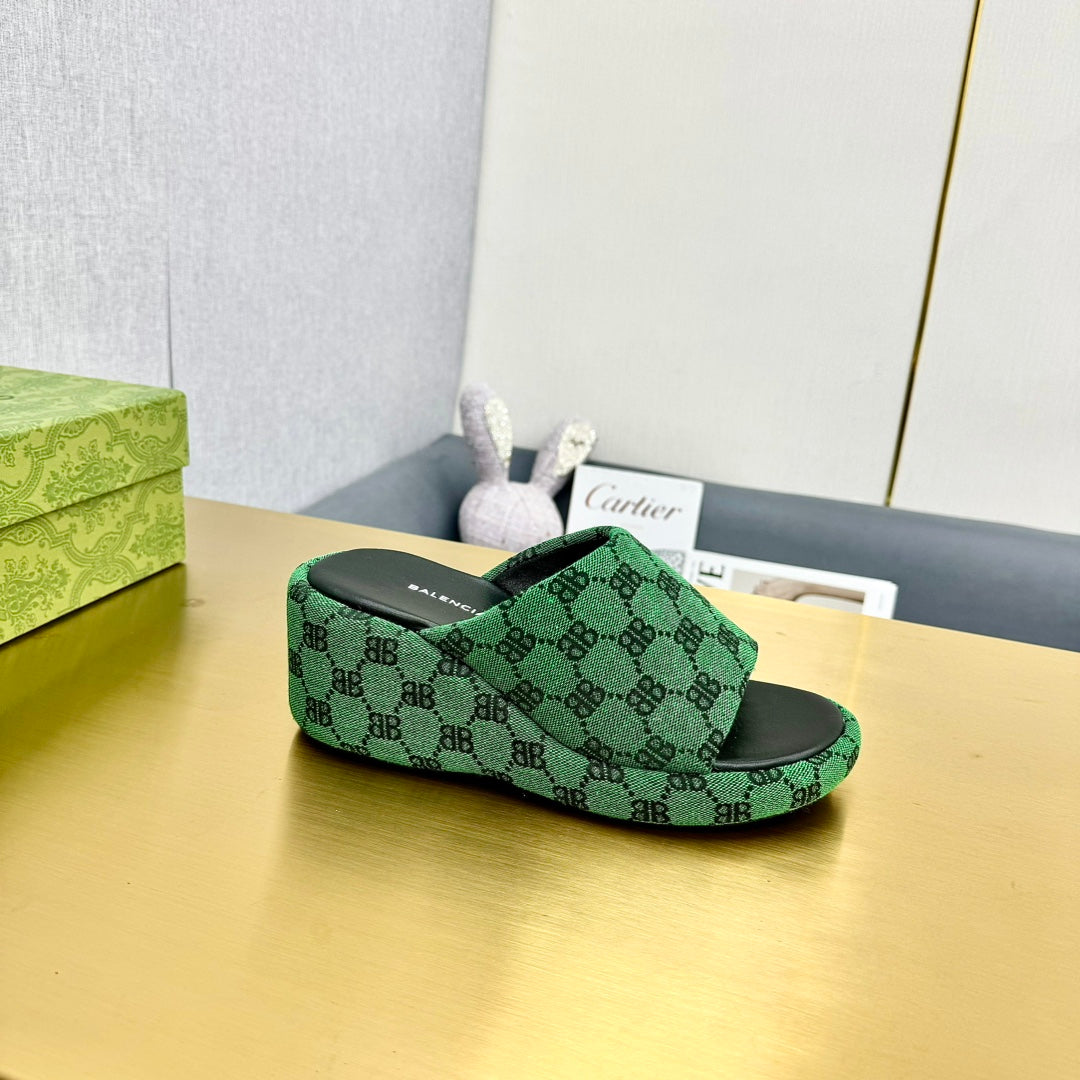 WEDGE SANDALS IN GREEN MONOGRAM JACQUARD FABRIC