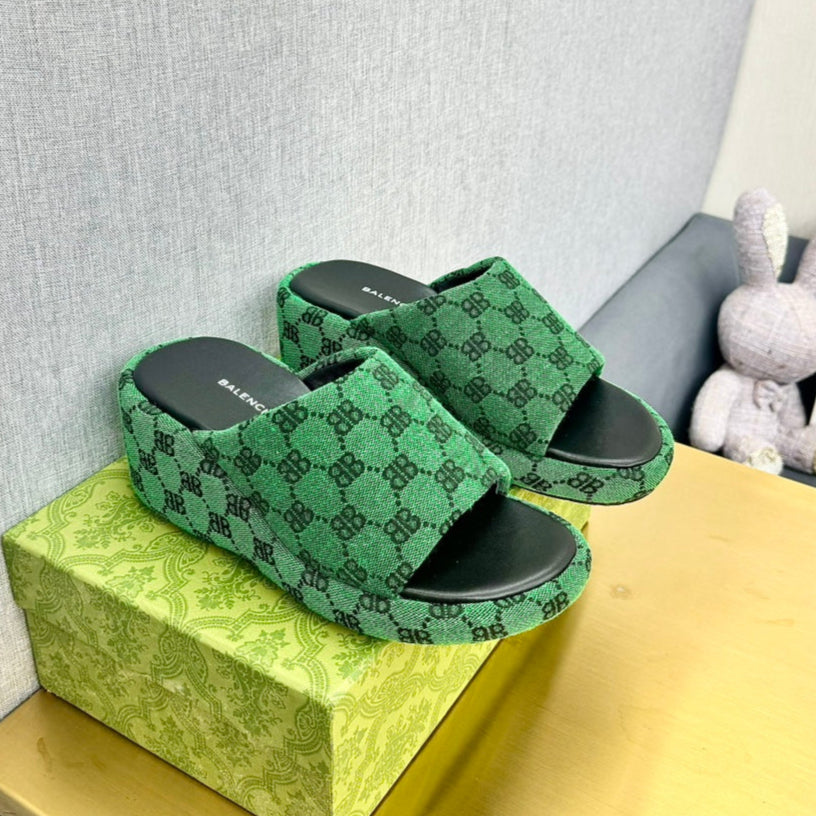 WEDGE SANDALS IN GREEN MONOGRAM JACQUARD FABRIC
