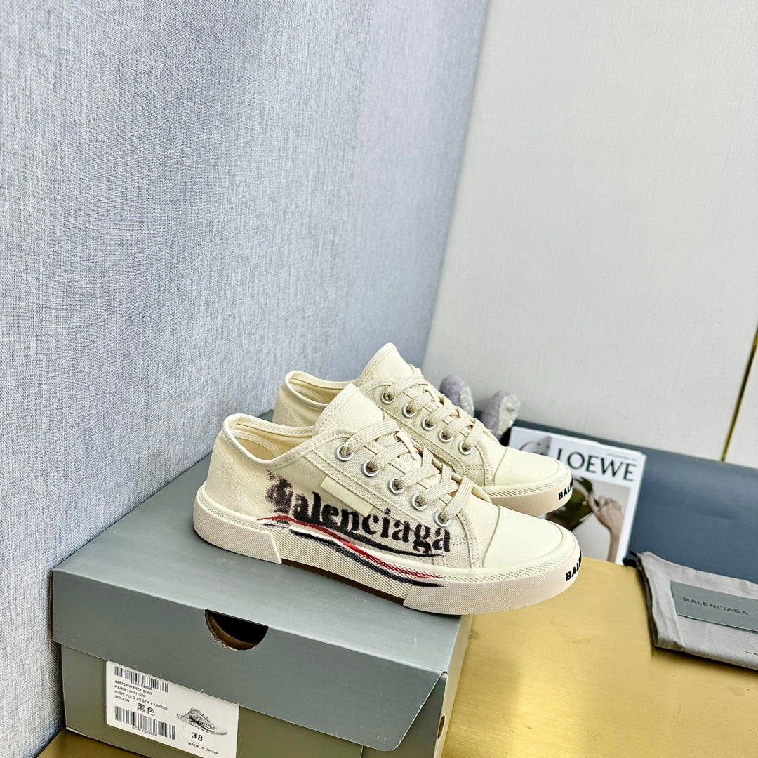 SNEAKERS IN WHITE CANVAS GRAFFITI LOGO
