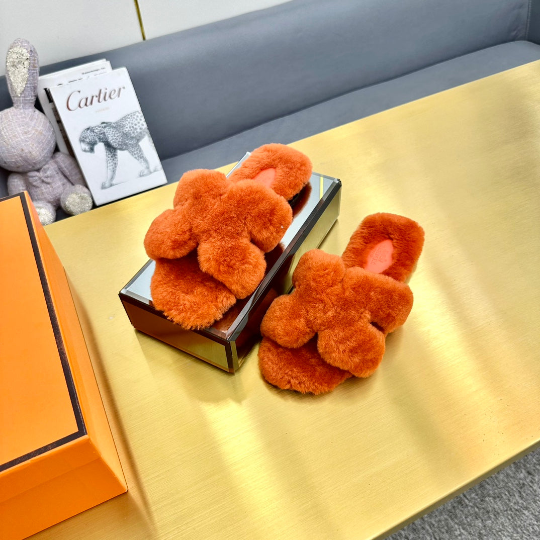 0RAN SHEARLING SANDALS SALAMANDER ORANGE
