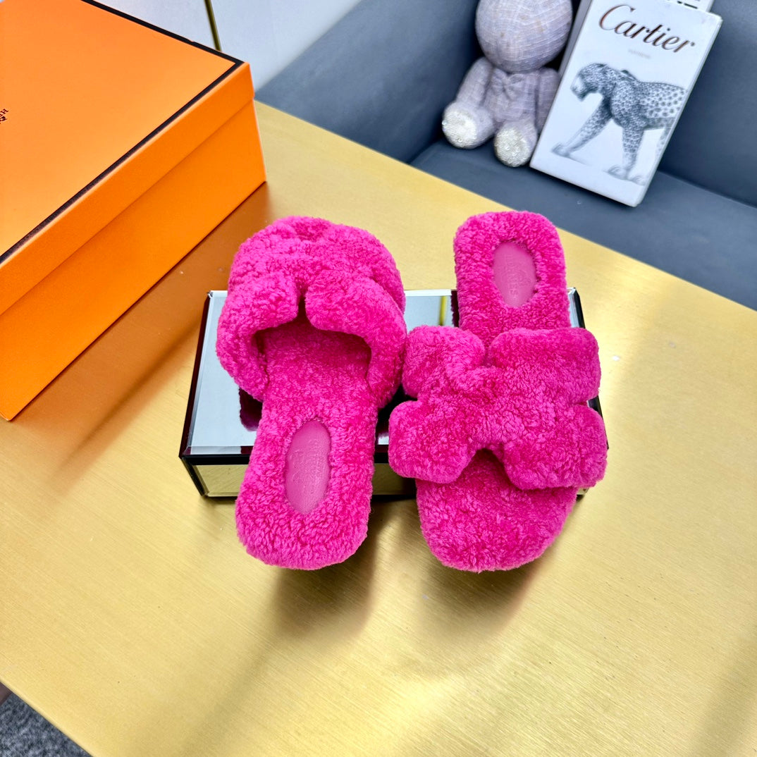 ORAN SHEARLING SANDALS BRIGHT PINK
