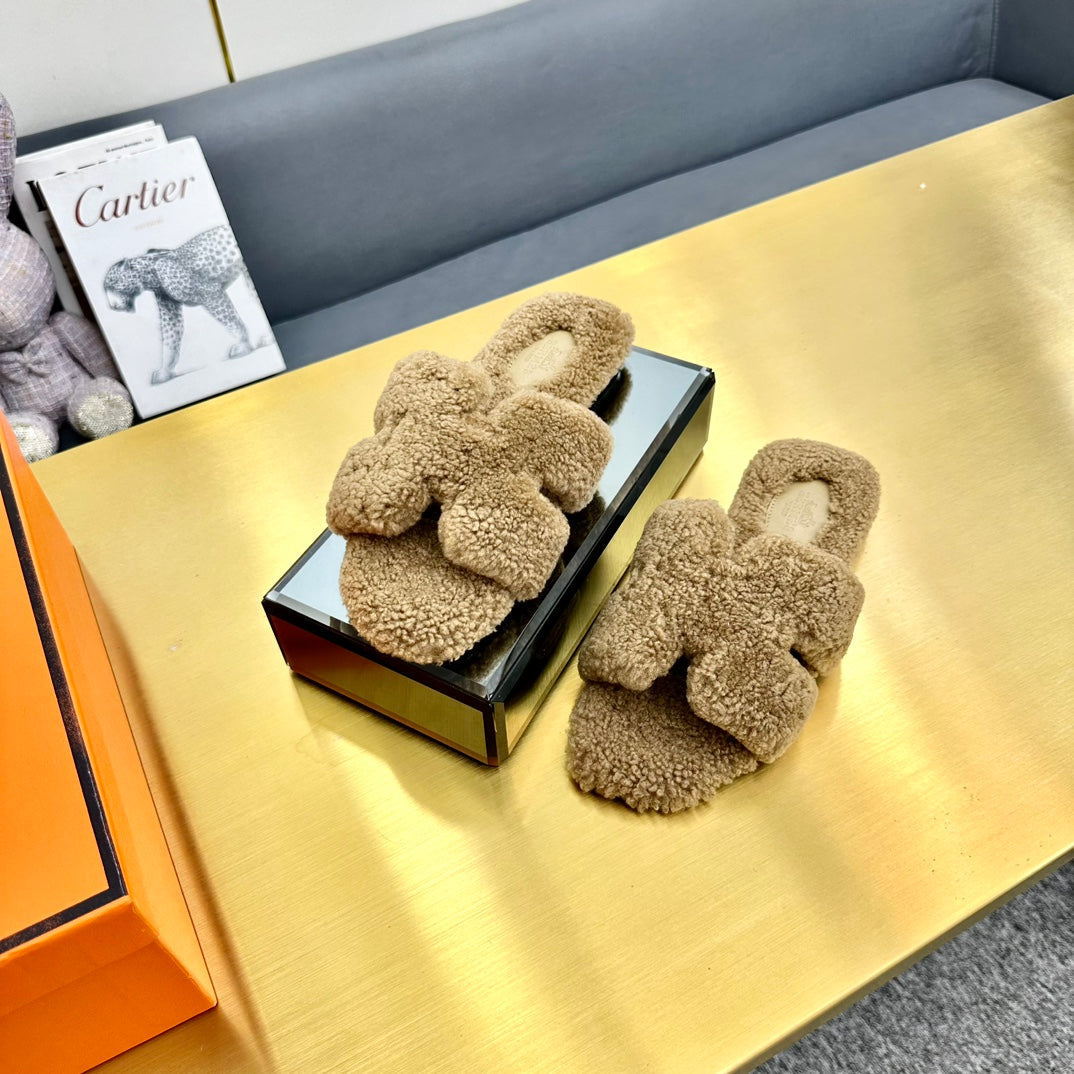 ORAN SHEARLING SANDALS CAMEL BROWN