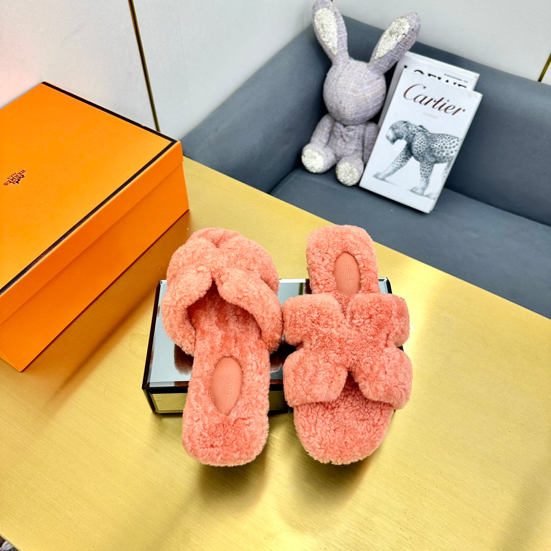 ORAN SHEARLING SANDALS SALMON PINK