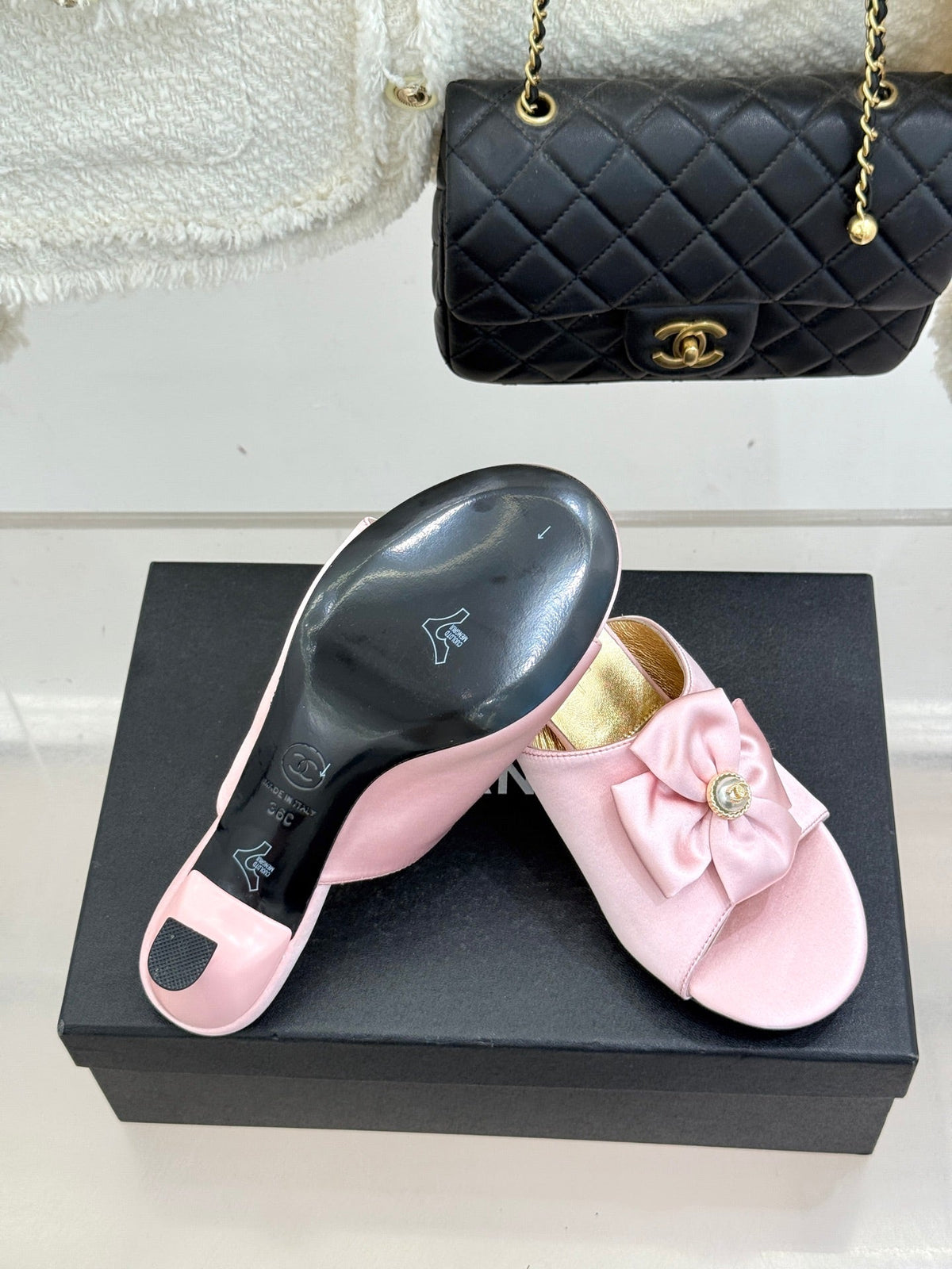 CC 26 Bow Sandal 55mm Pink Gold Satin Sheepskin 609804