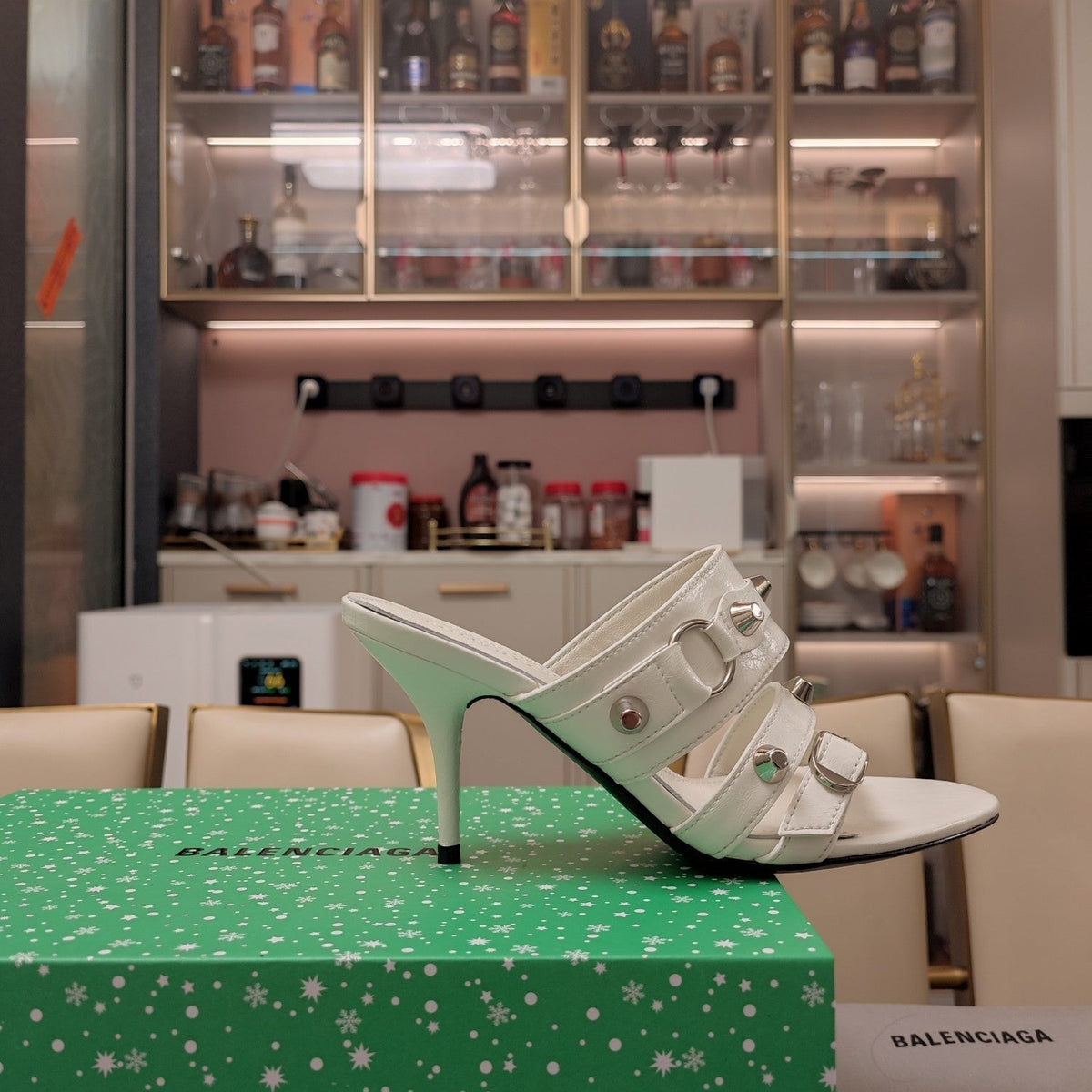 STRAPPY HIGH-HEELED SANDALS IN WHITE STUDDED WAX-OIL SHEEPSKIN