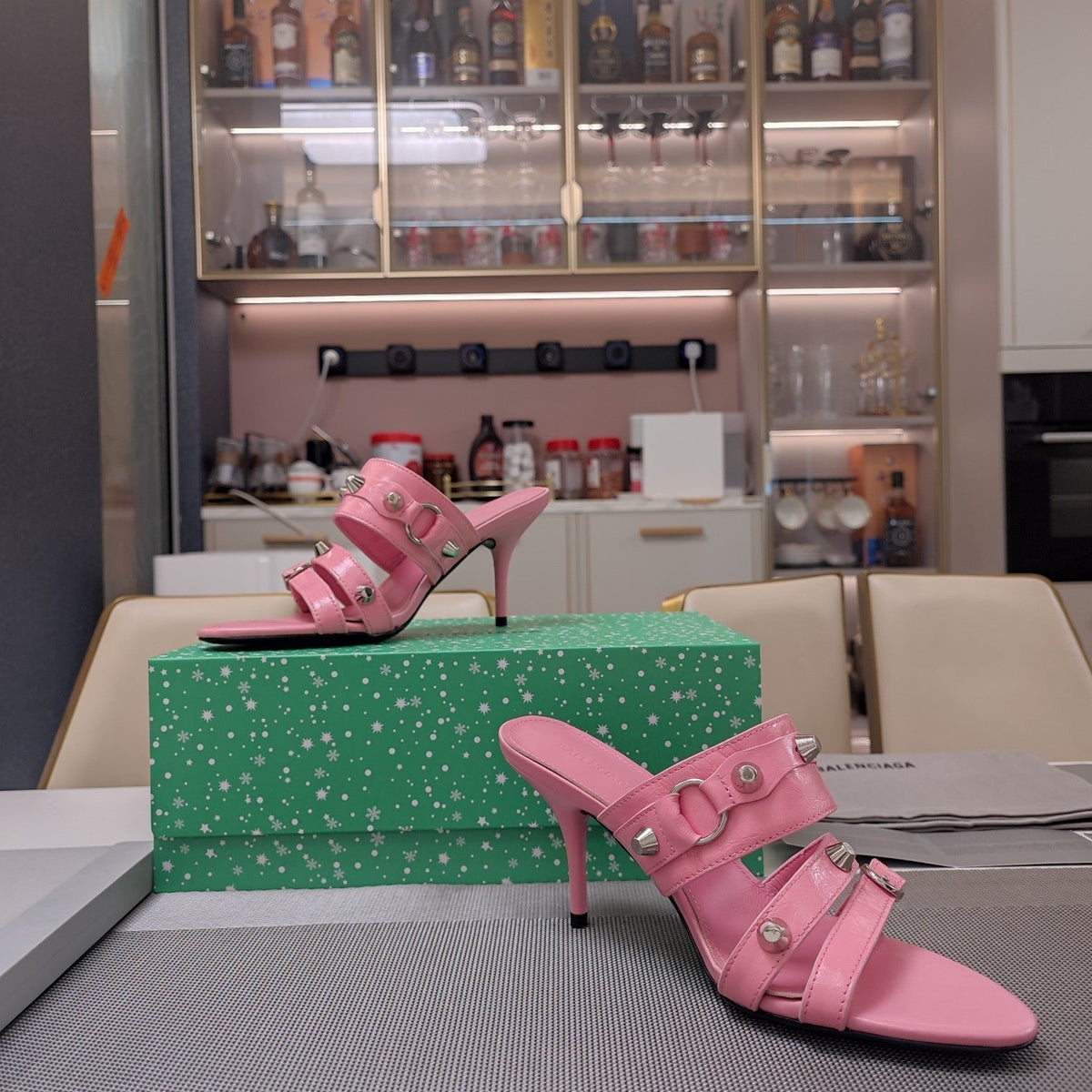 STRAPPY HIGH-HEELED SANDALS IN WEWAK PINK STUDDED WAX-OIL SHEEPSKIN