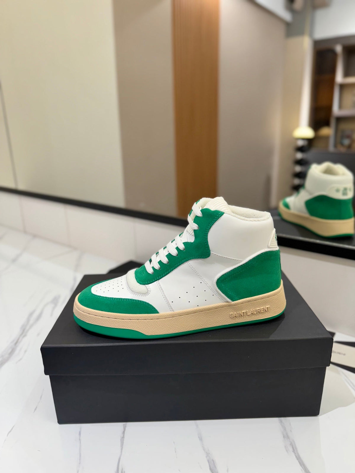 MID-TOP SNEAKERS IN WHITE PERFORATED LAMBSKIN AND GREEN SUEDE