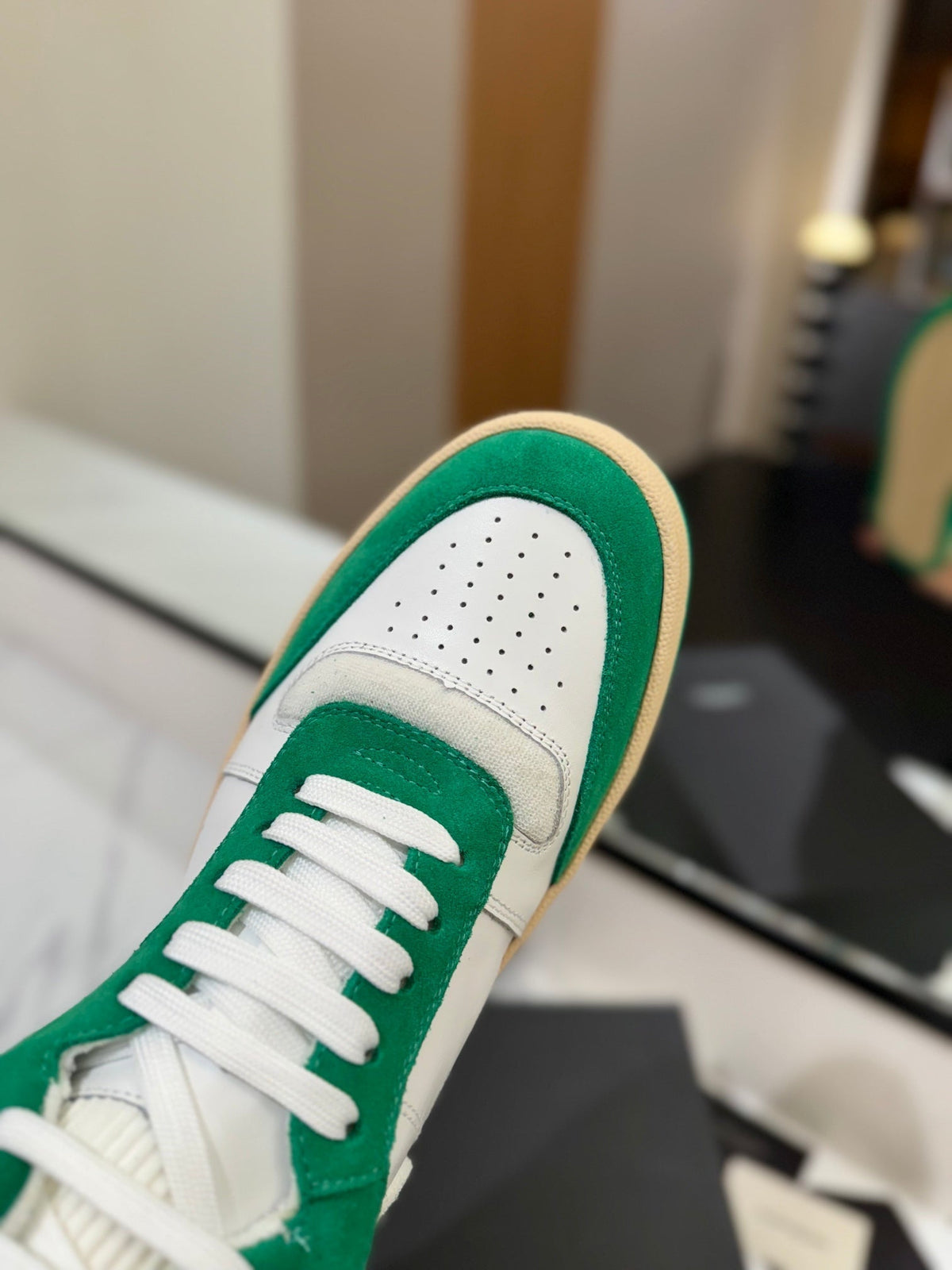 MID-TOP SNEAKERS IN WHITE PERFORATED LAMBSKIN AND GREEN SUEDE