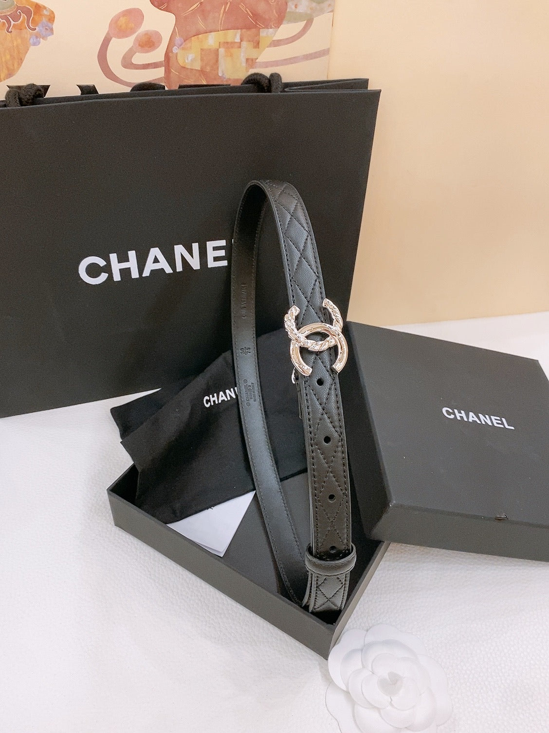 DOUBLE C BELT 20MM IN BLACK CALFSKIN WITH QUILTED STITCHING AND SPIRAL SILVER BUCKLE