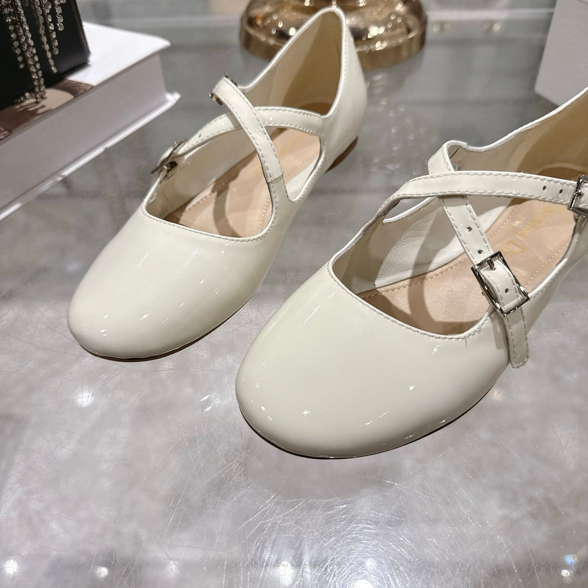 CD 26 Ballet Flats Ivory Patent Leather 592212