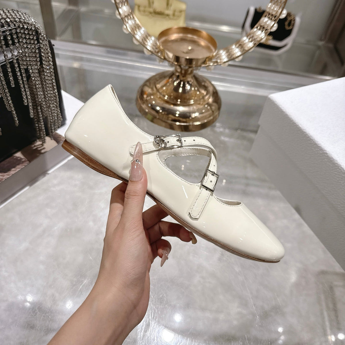 CD 26 Ballet Flats Ivory Patent Leather 592212
