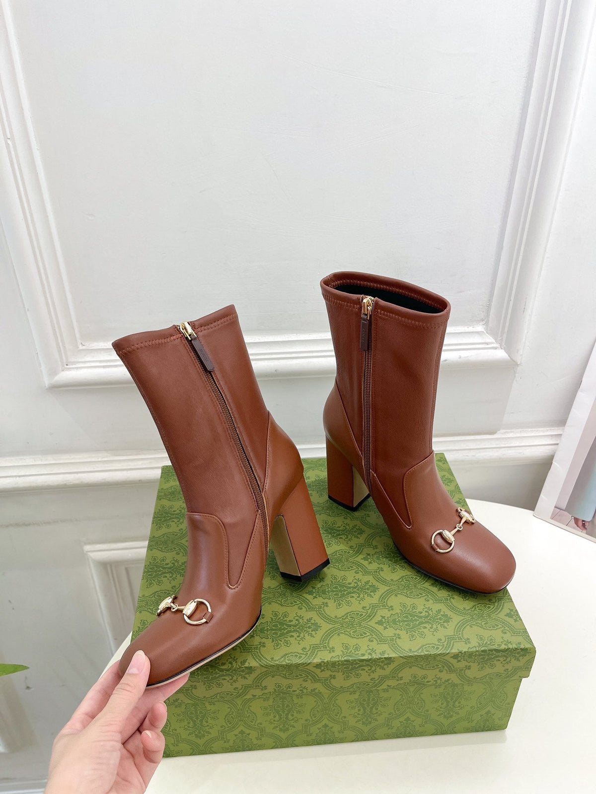 HORSEBIT ANKLE BOOTS 9.5CM IN CINNAMON BROWN SHEEPSKIN
